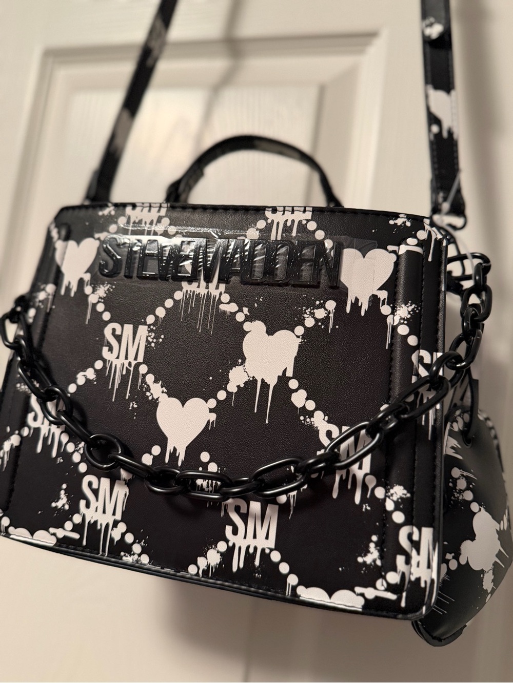 Steve Madden Bleeding Hearts Bevelyn Crossbody Bag (BNWT)